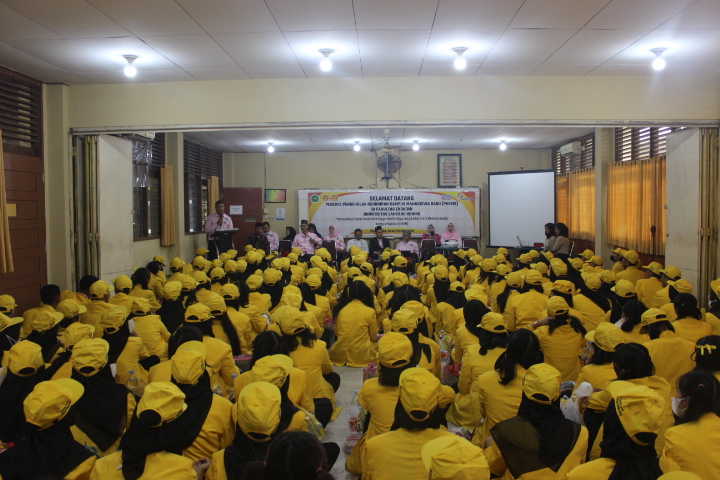PESERTA PENGENALAN KEHIDUPAN KAMPUS MAHASISWA BARU (PKKMB) di Fekon Unilak