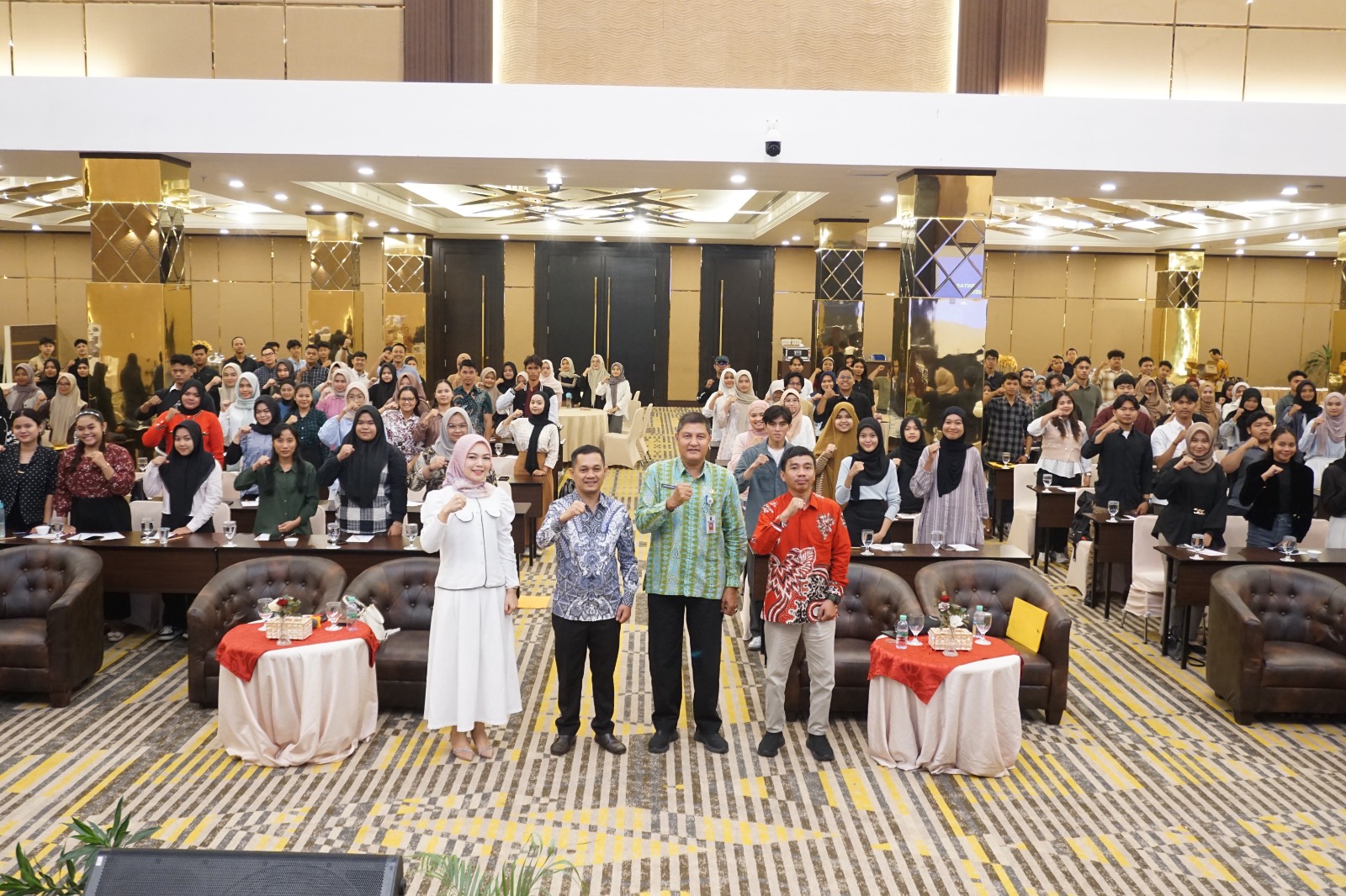 Ratusan Mahasiswa Unilak Ucap Terima Kasih kepada Pj Gubernur dan Gubernur Terpilih Provinsi Riau