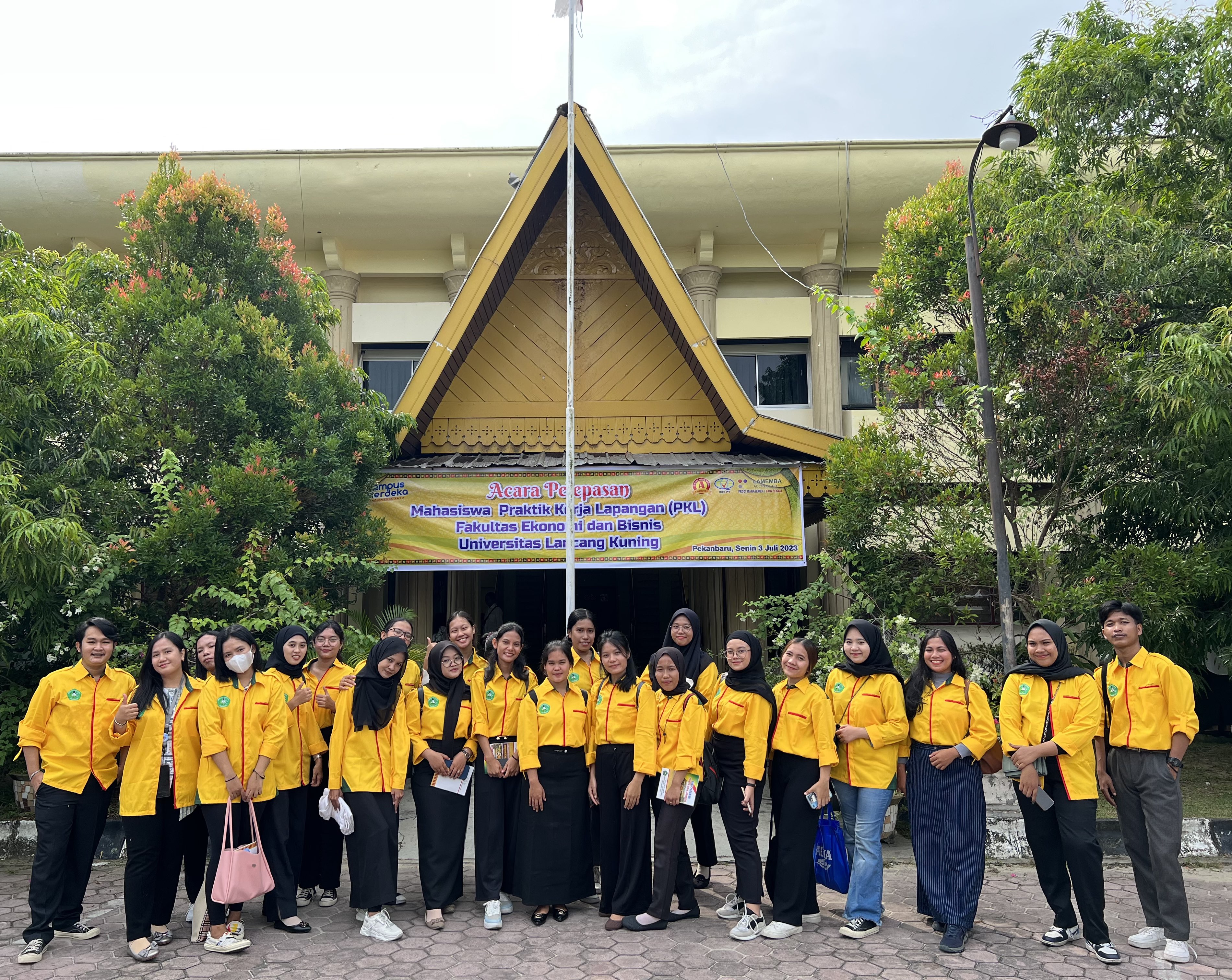 Acara Pelepasan Mahasiswa Praktik Kerja Lapangan (PKL) Fakultas Ekonomi Dan Bisnis Universitas Lancang Kuning