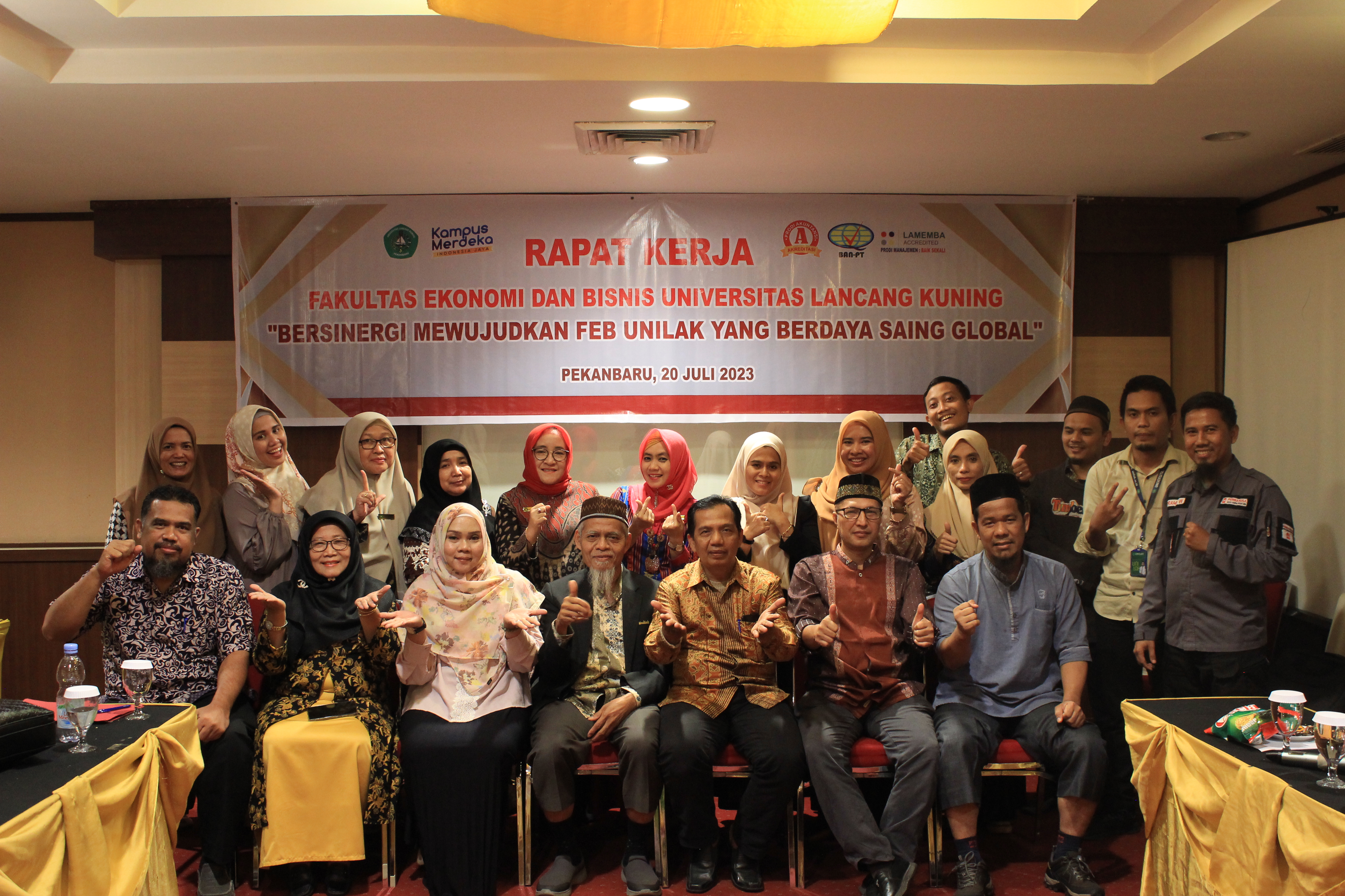 RAPAT KERJA FAKULTAS EKONOMI DAN BISNIS UNIVERSITAS LANCANG KUNING TA 2023/2024