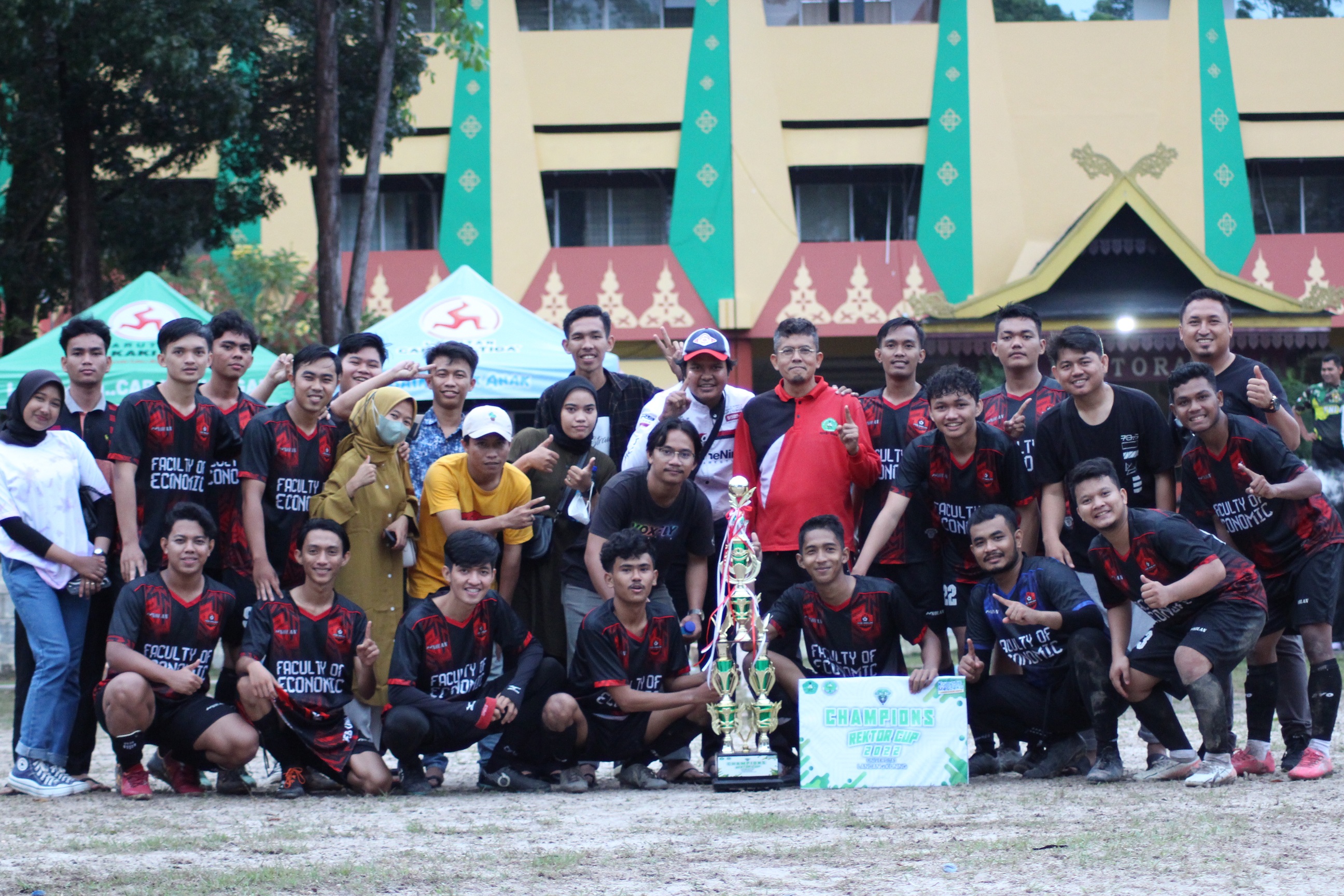 Fakultas Ekonomi & Bisnis Universitas Lancang Kuning Juara 1 Rektor Unilak CUP 2022.